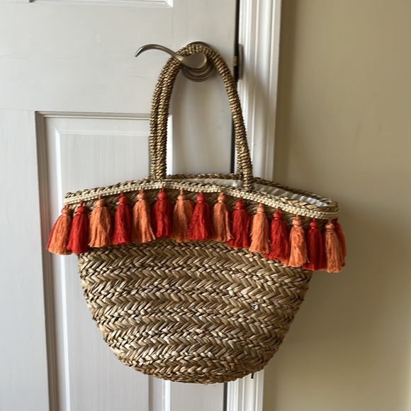 Flora Bella Straw Bag w/ orange & tangerine Fringe. So fun. Gently used. - Picture 3 of 7